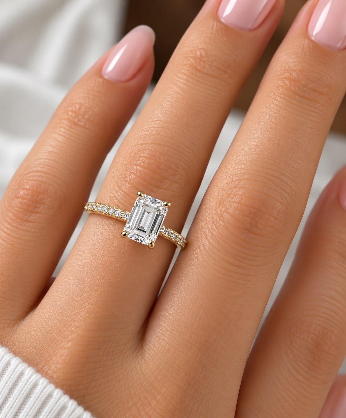 Bague Taille Émeraude Pavée